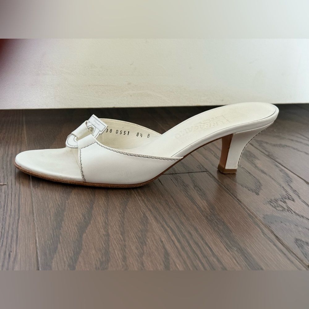 Salvatore Ferragamo white mules slides size 8.5 B - Picture 5 of 14
